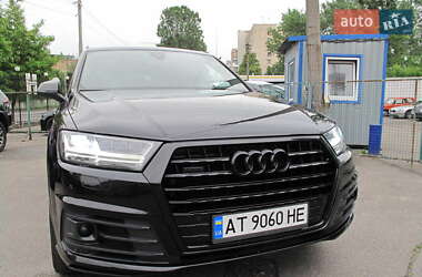 Позашляховик / Кросовер Audi Q7 2015 в 
