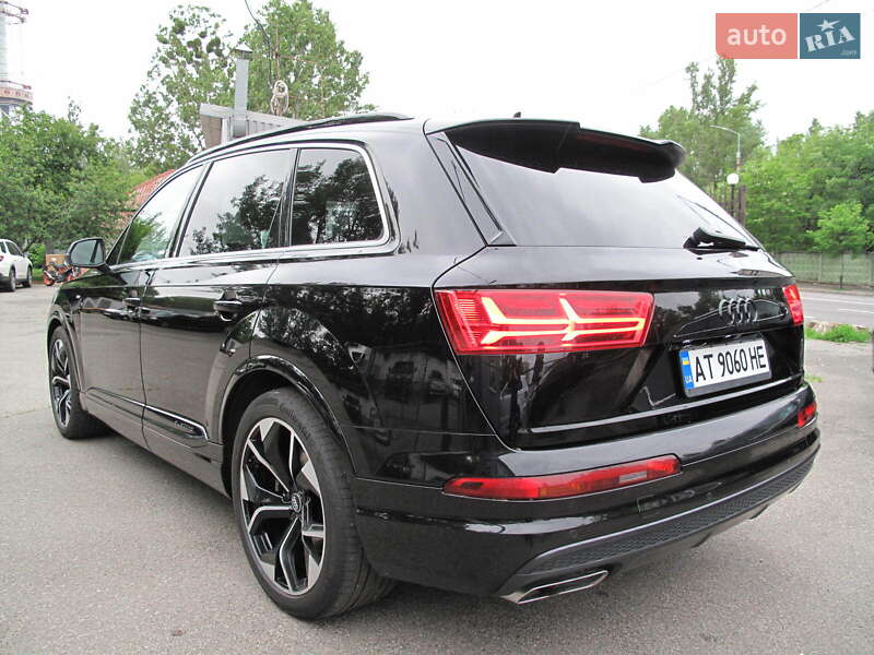 Внедорожник / Кроссовер Audi Q7 2015 в Киеве