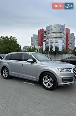 Внедорожник / Кроссовер Audi Q7 2015 в 