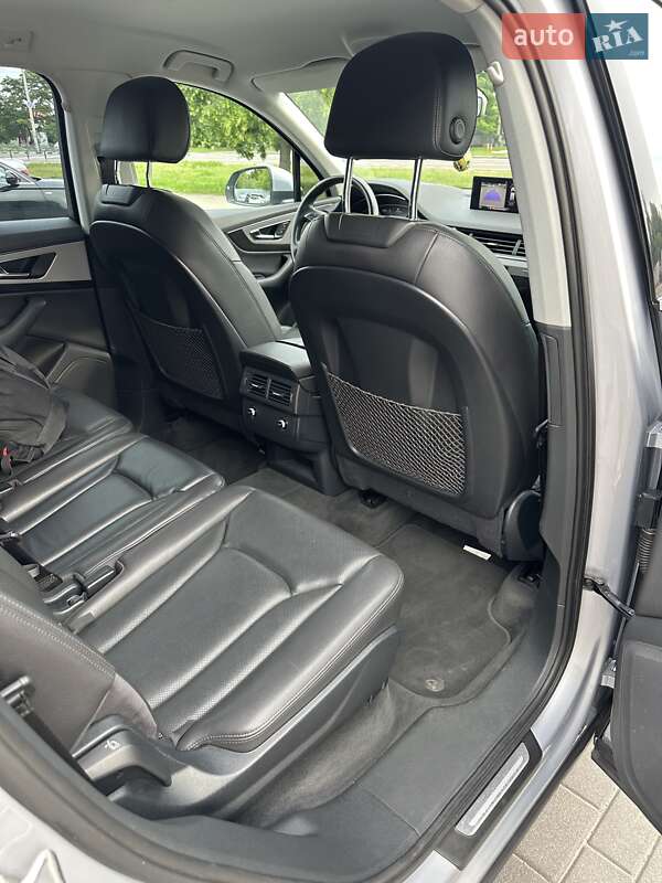 Внедорожник / Кроссовер Audi Q7 2015 в Киеве