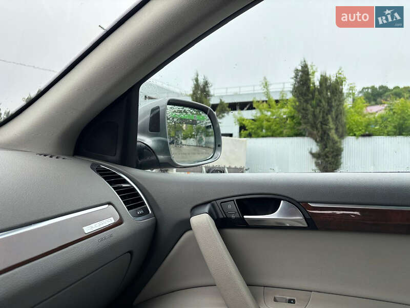Внедорожник / Кроссовер Audi Q7 2012 в Черновцах