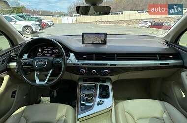 Внедорожник / Кроссовер Audi Q7 2017 в 