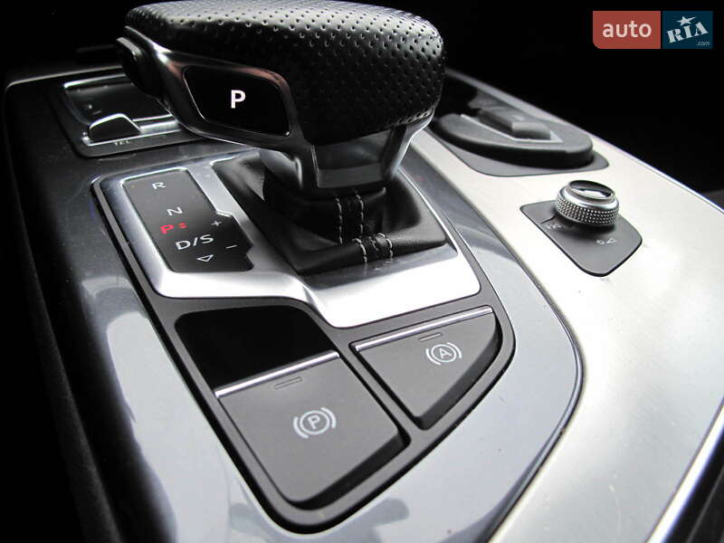 Внедорожник / Кроссовер Audi Q7 2015 в Киеве