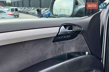 Внедорожник / Кроссовер Audi Q7 2011 в 