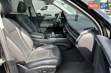 Внедорожник / Кроссовер Audi Q7 2015 в 