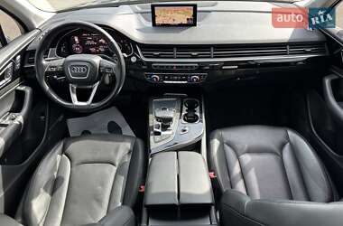 Внедорожник / Кроссовер Audi Q7 2015 в 