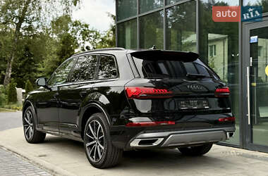 Внедорожник / Кроссовер Audi Q7 2023 в 