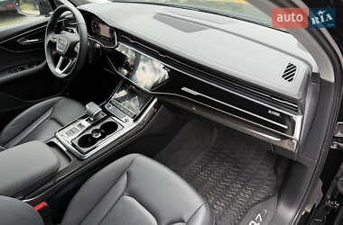 Внедорожник / Кроссовер Audi Q7 2023 в 