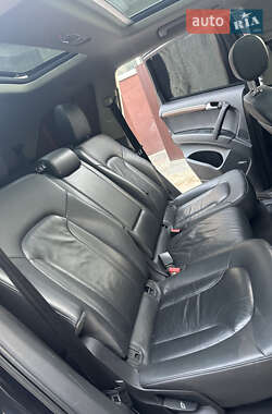 Внедорожник / Кроссовер Audi Q7 2012 в 