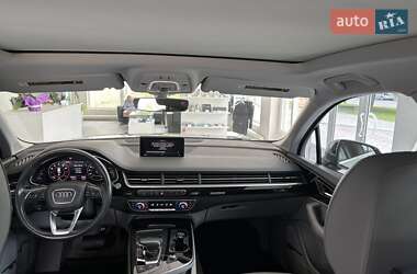 Внедорожник / Кроссовер Audi Q7 2016 в 