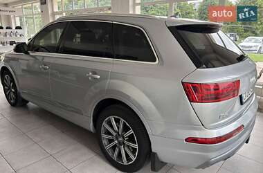 Внедорожник / Кроссовер Audi Q7 2016 в 