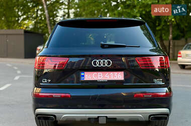 Внедорожник / Кроссовер Audi Q7 2017 в 