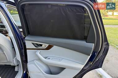 Позашляховик / Кросовер Audi Q7 2019 в 