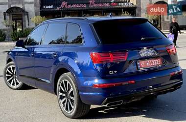 Позашляховик / Кросовер Audi Q7 2019 в 