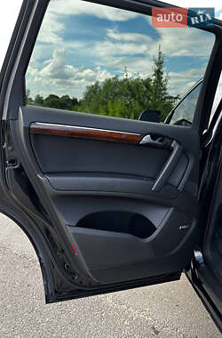 Внедорожник / Кроссовер Audi Q7 2012 в 