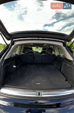 Внедорожник / Кроссовер Audi Q7 2012 в 