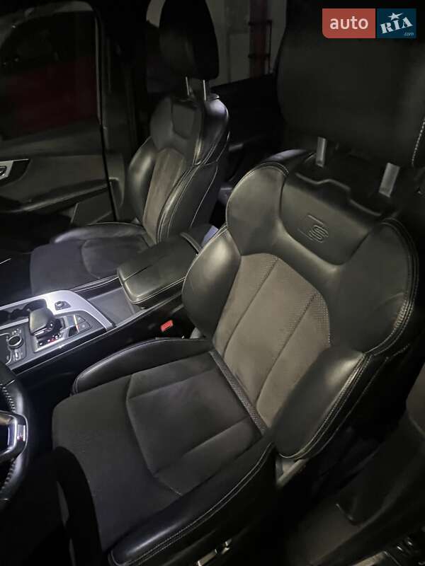 Внедорожник / Кроссовер Audi Q7 2017 в Киеве