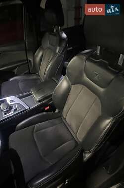 Внедорожник / Кроссовер Audi Q7 2017 в 