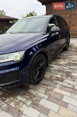 Внедорожник / Кроссовер Audi Q7 2021 в 