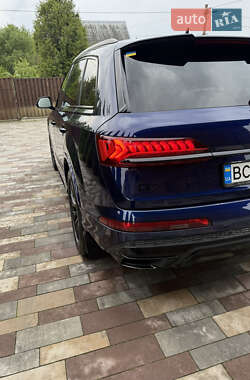 Внедорожник / Кроссовер Audi Q7 2021 в 