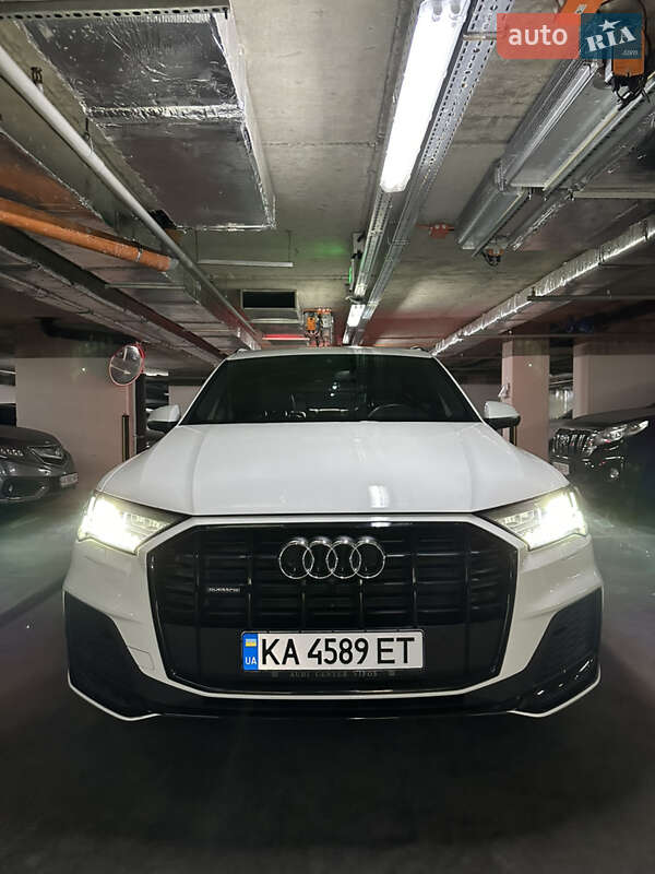Позашляховик / Кросовер Audi Q7 2021 в Києві