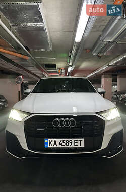 Внедорожник / Кроссовер Audi Q7 2021 в 