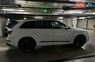 Внедорожник / Кроссовер Audi Q7 2021 в 