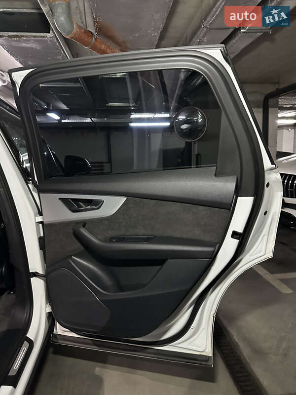 Позашляховик / Кросовер Audi Q7 2021 в Києві
