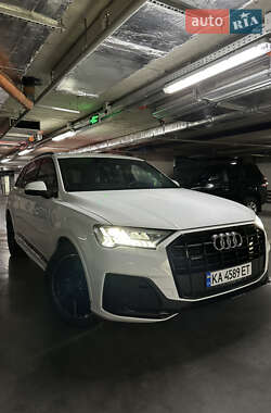 Внедорожник / Кроссовер Audi Q7 2021 в 