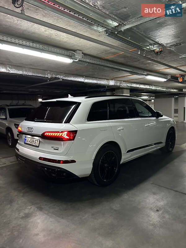 Позашляховик / Кросовер Audi Q7 2021 в Києві