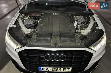 Внедорожник / Кроссовер Audi Q7 2021 в 