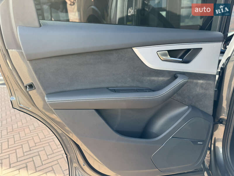 Внедорожник / Кроссовер Audi Q7 2020 в Мукачево