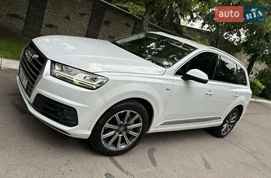 Внедорожник / Кроссовер Audi Q7 2018 в 