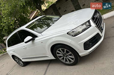 Внедорожник / Кроссовер Audi Q7 2018 в 