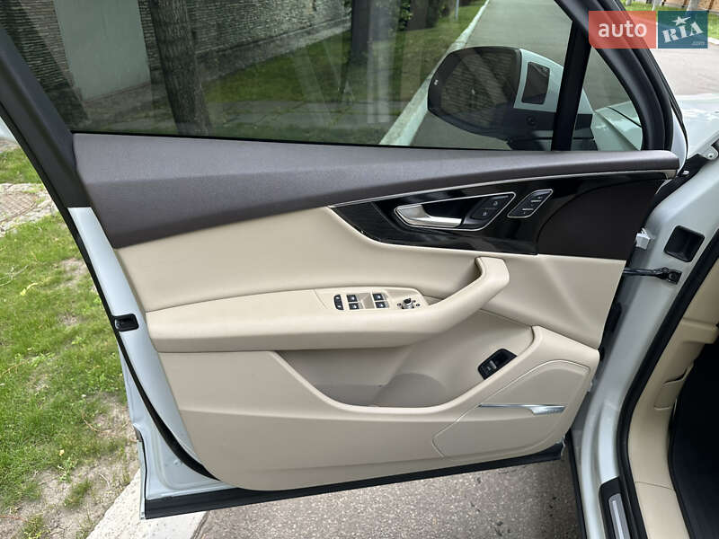 Внедорожник / Кроссовер Audi Q7 2018 в Днепре фото 44 Внедорожник / Кроссовер Audi Q7 2018 в Днепре