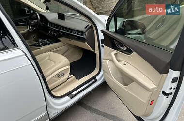 Внедорожник / Кроссовер Audi Q7 2018 в 