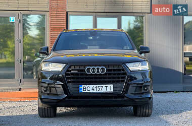 Внедорожник / Кроссовер Audi Q7 2016 в 