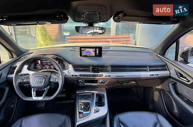 Внедорожник / Кроссовер Audi Q7 2016 в 