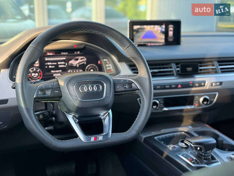 Позашляховик / Кросовер Audi Q7 2016 в Львові