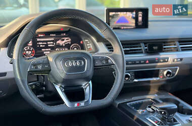 Внедорожник / Кроссовер Audi Q7 2016 в 