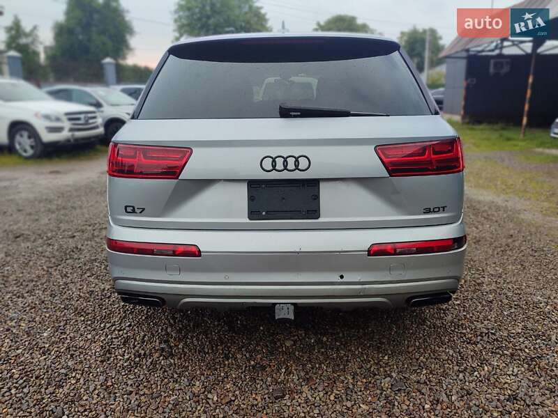 Внедорожник / Кроссовер Audi Q7 2017 в Стрые