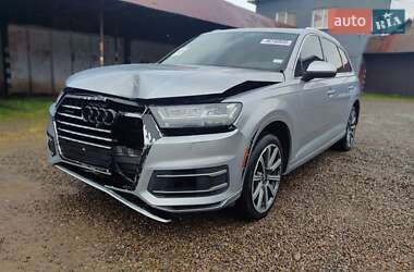 Позашляховик / Кросовер Audi Q7 2017 в 