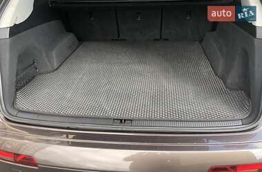Внедорожник / Кроссовер Audi Q7 2017 в 