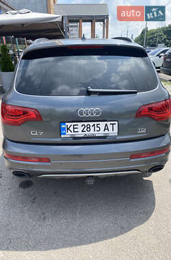 Внедорожник / Кроссовер Audi Q7 2015 в 