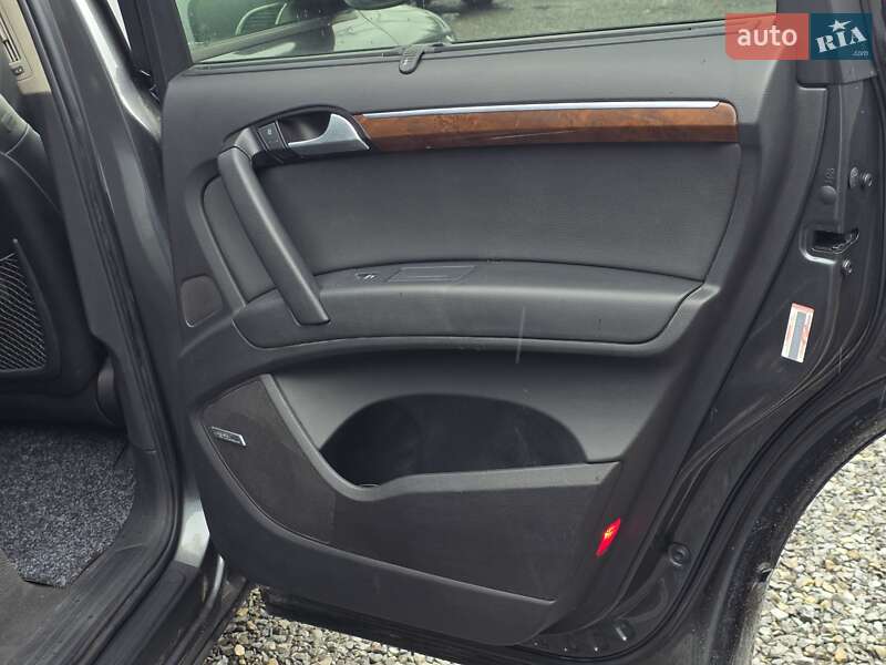 Позашляховик / Кросовер Audi Q7 2015 в Тернополі