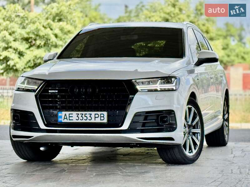 Позашляховик / Кросовер Audi Q7 2016 в Дніпрі