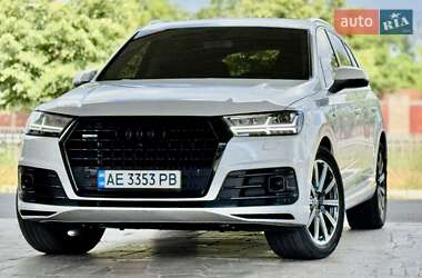 Внедорожник / Кроссовер Audi Q7 2016 в 