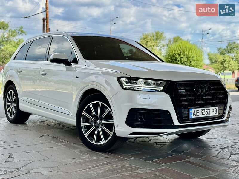 Позашляховик / Кросовер Audi Q7 2016 в Дніпрі