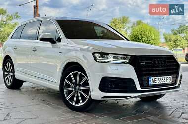 Внедорожник / Кроссовер Audi Q7 2016 в 