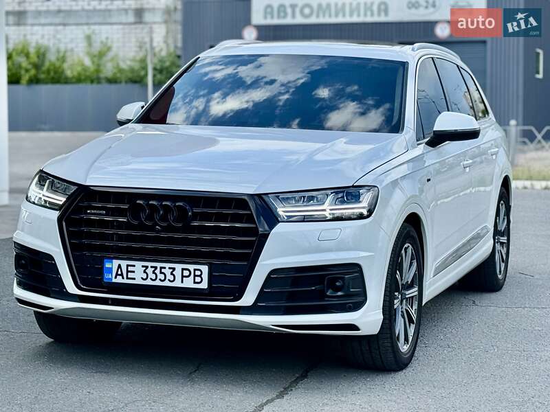 Позашляховик / Кросовер Audi Q7 2016 в Дніпрі